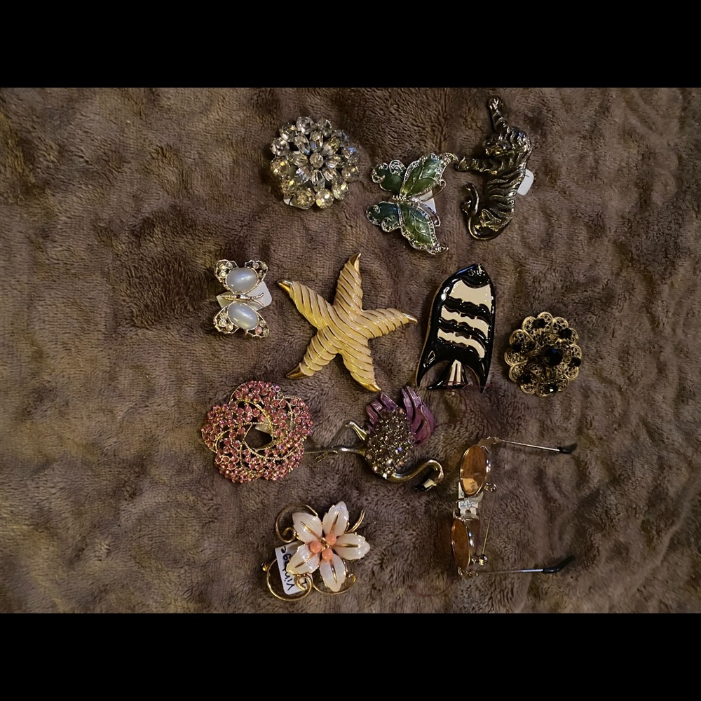 Wonderful lot of designer vintage pins  great assortment of high quality pins